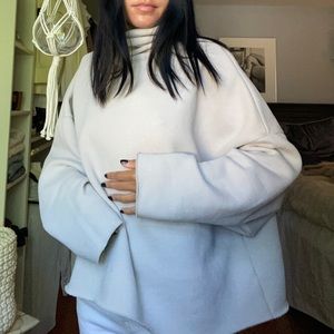 Stone sweatshirt turtleneck